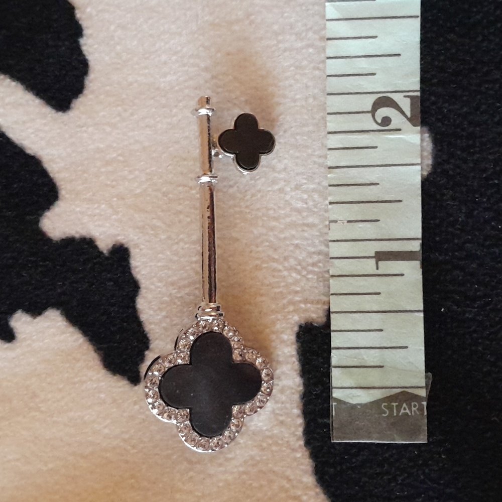 Silver and Black Key Pendant - Picture 2 of 3